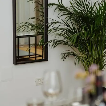 1 - New Building & Parking Bukareszt