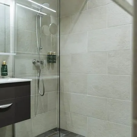 1 - New Building & Parking Appartement *