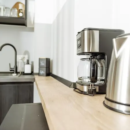 1 - New Building & Parking Boekarest