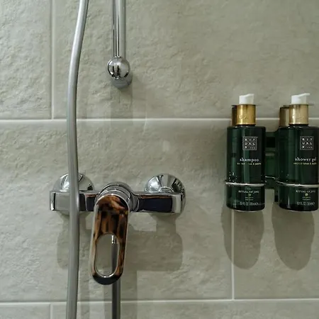 1 - New Building & Parking Boekarest