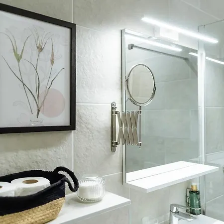 1 - New Building & Parking Boekarest