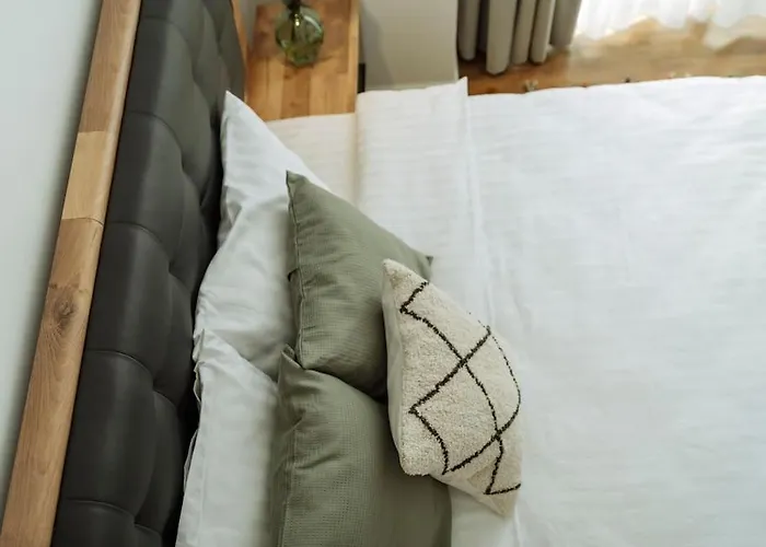 1 - New Building & Parking * Bucureşti