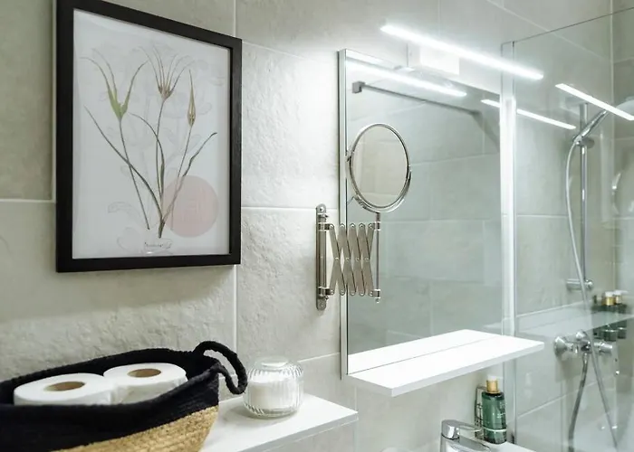 1 - New Building & Parking بوخارست