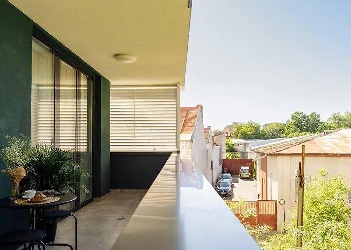 1 - New Building & Parking Daire